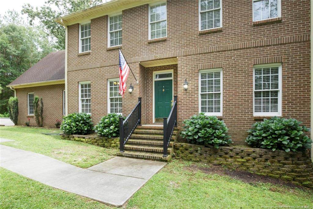 706 Essex Court - Photo 1
