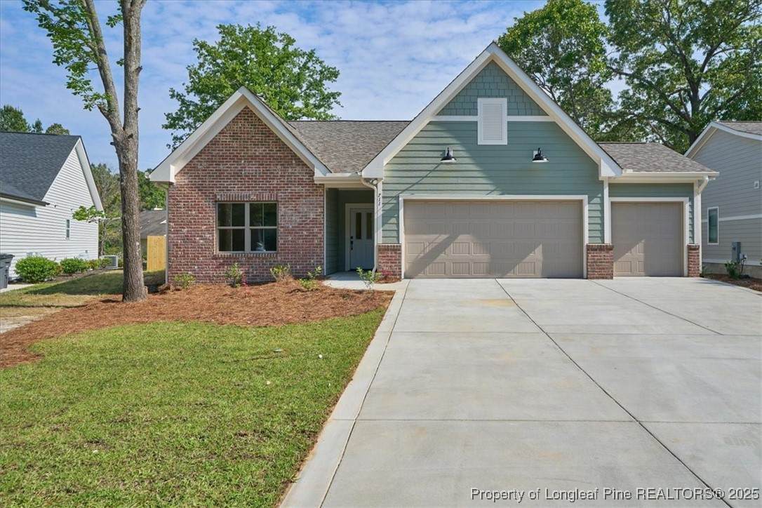 711 Tanager Drive - Photo 1