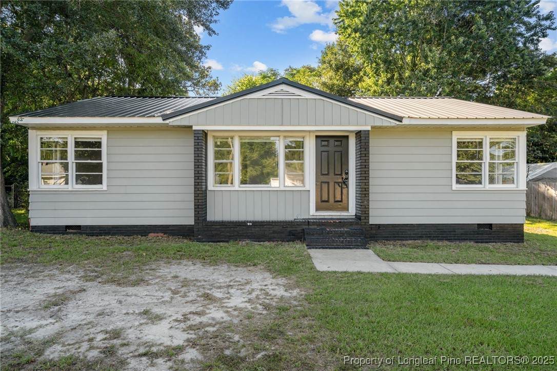 821 Sandalwood Drive - Photo 1