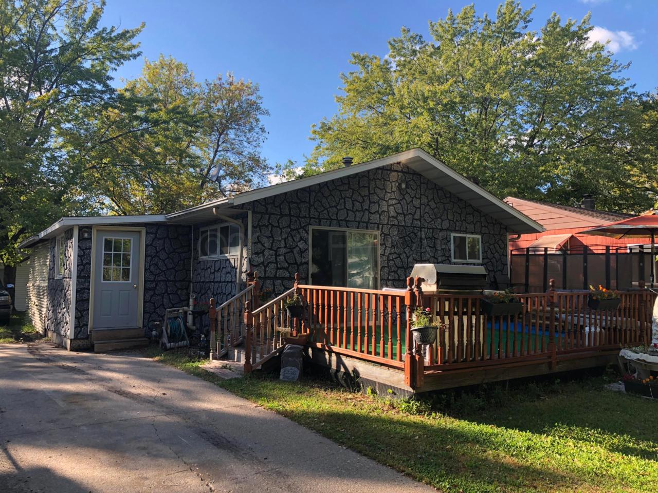 826 26 Street - Photo 1