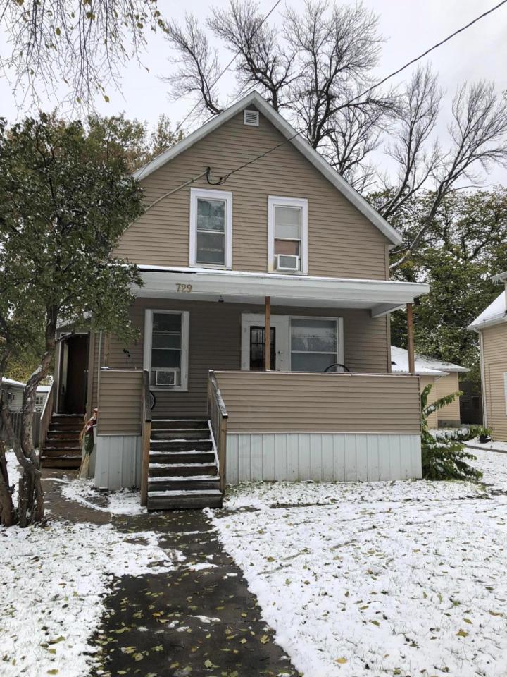 729 3 Street - Photo 1