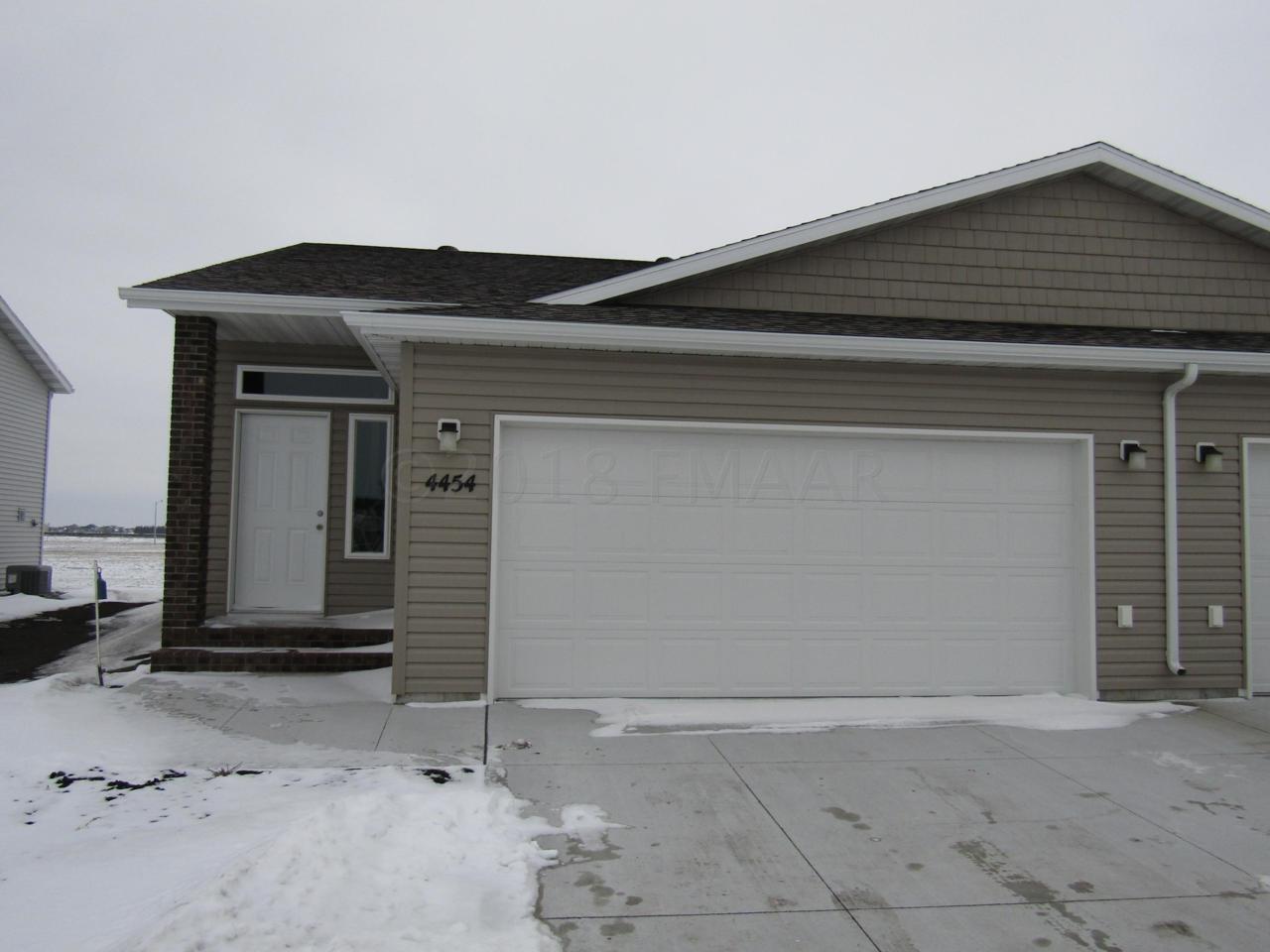 4454 18 Street - Photo 1