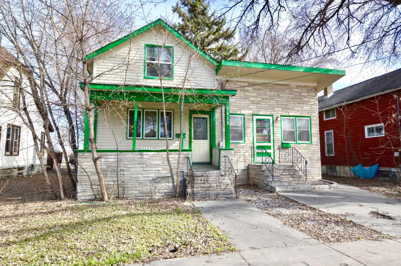 1513 4 Avenue - Photo 1