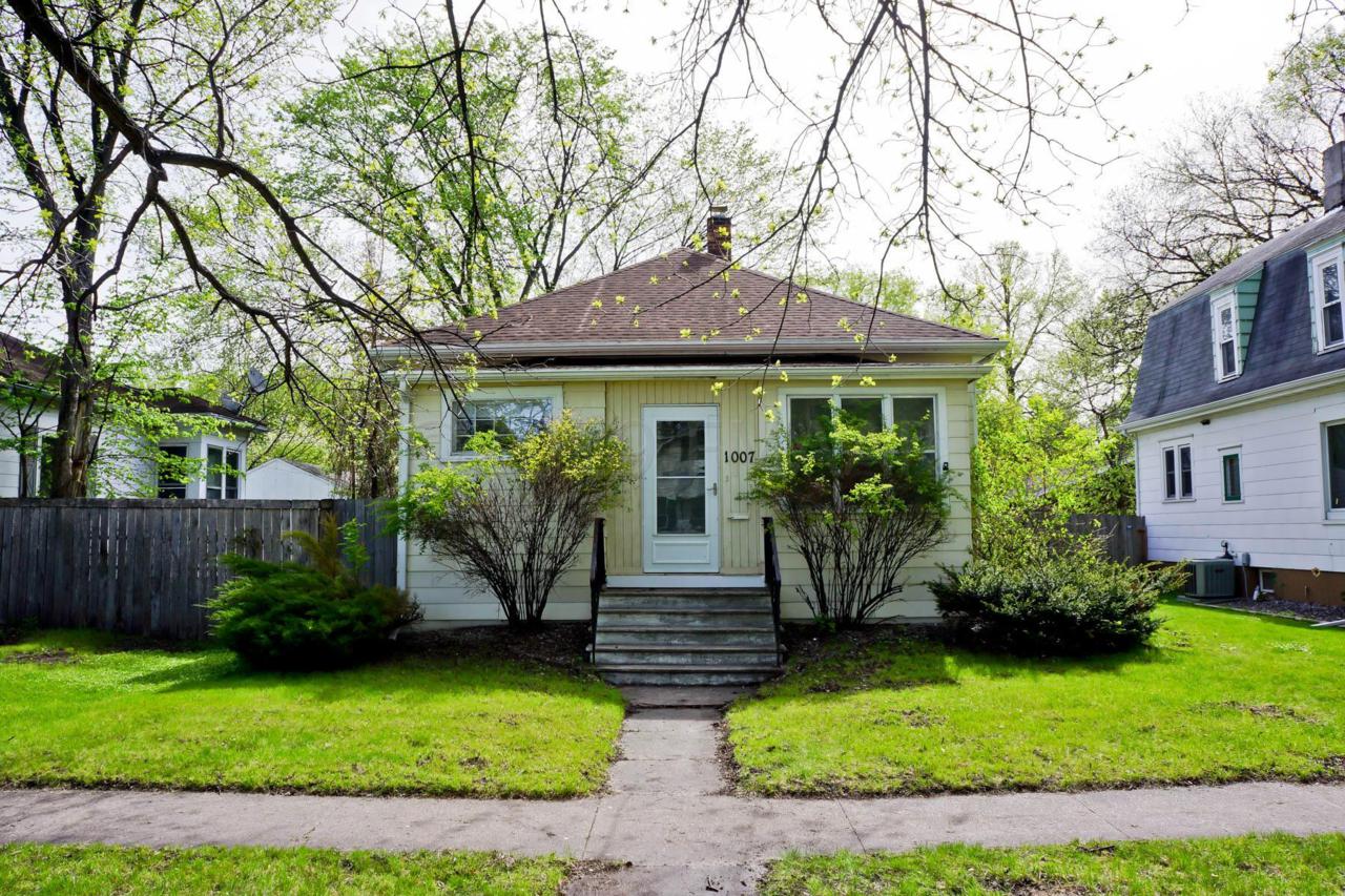 1007 5 Street - Photo 1