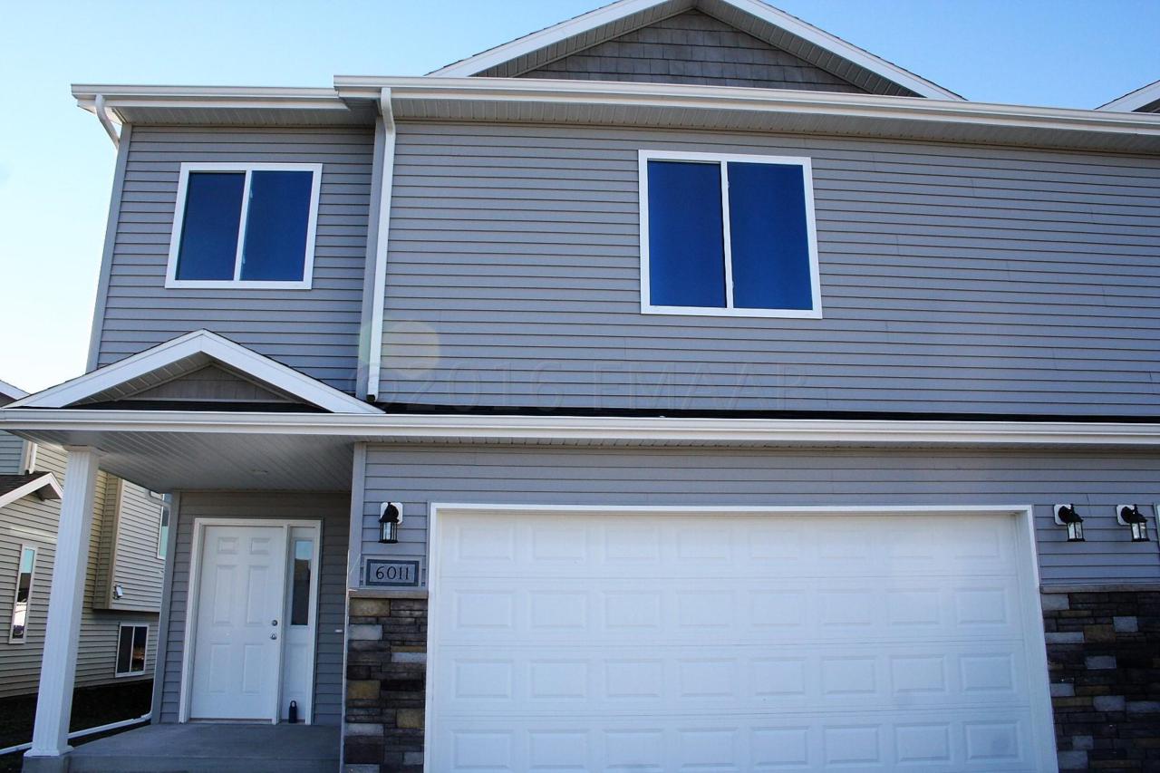 6052 14 Street - Photo 1