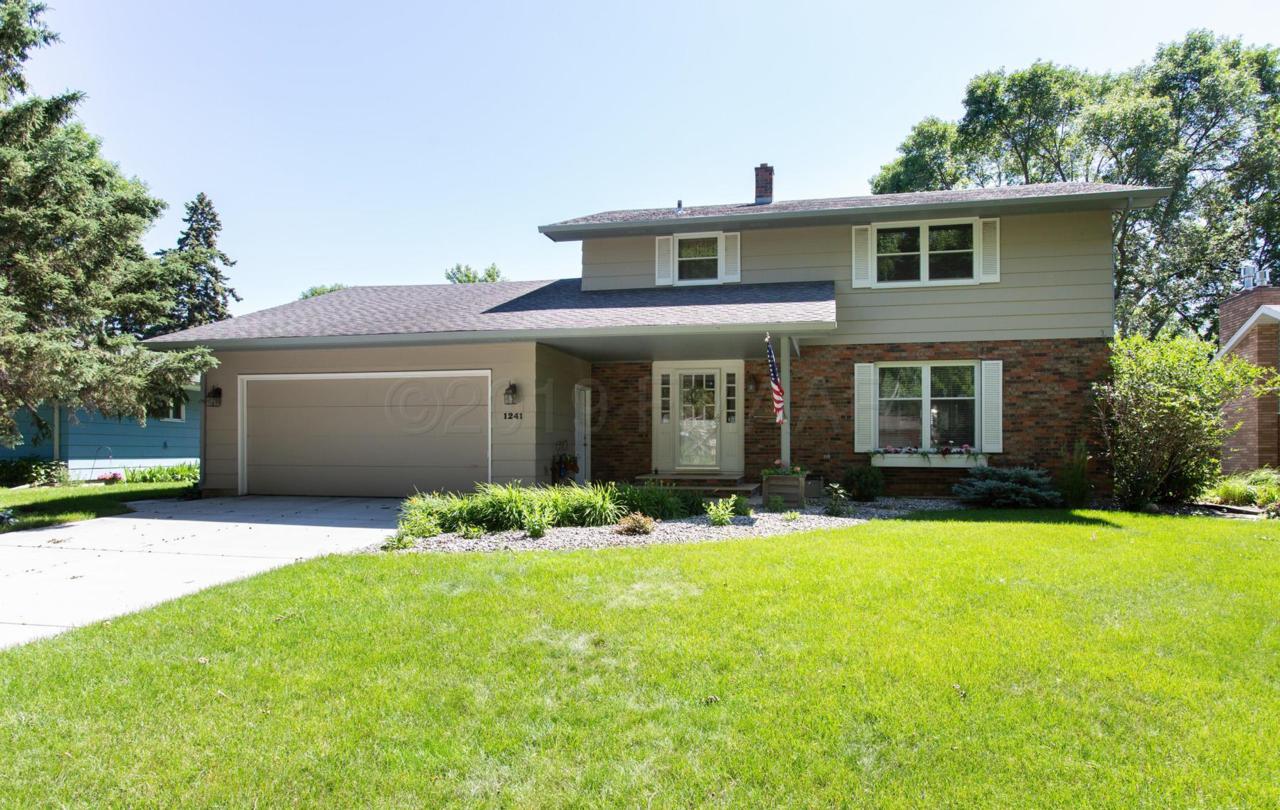 1241 Oak Street - Photo 1