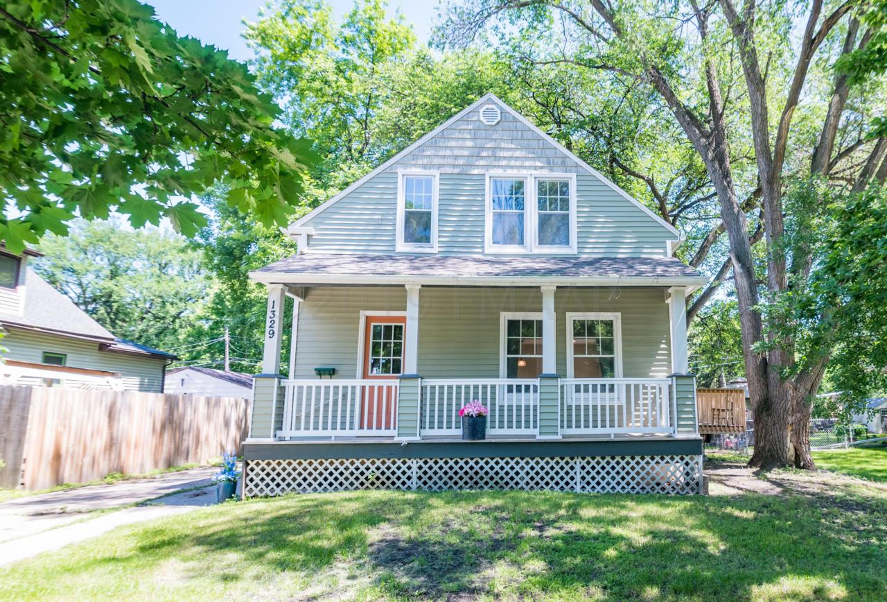 1329 10 Street - Photo 1