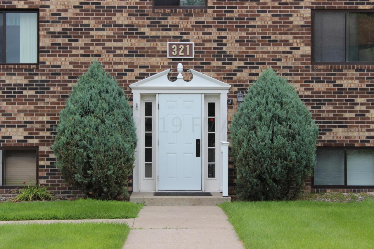 321 Prairiewood Circle - Photo 1