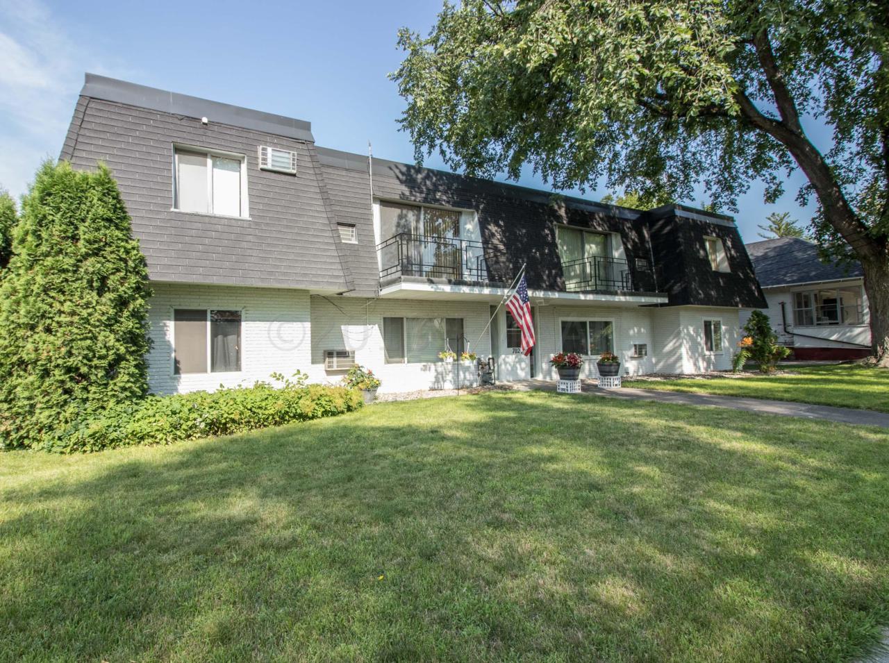 702 Oak Street - Photo 1