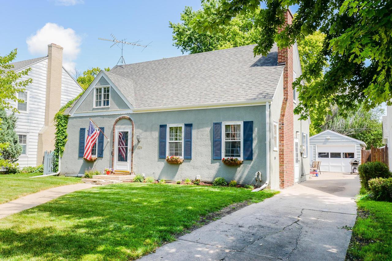 1329 3 Street - Photo 1