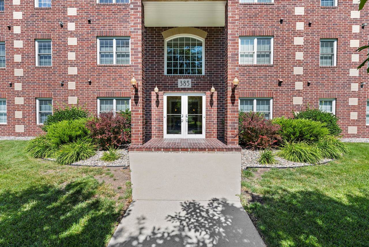 385 7 Avenue - Photo 1