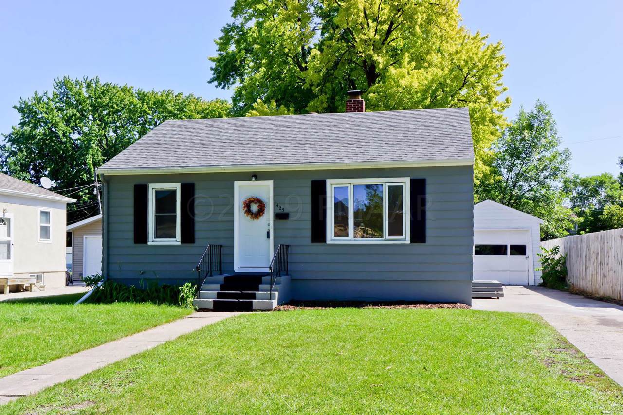 1425 7 Street - Photo 1