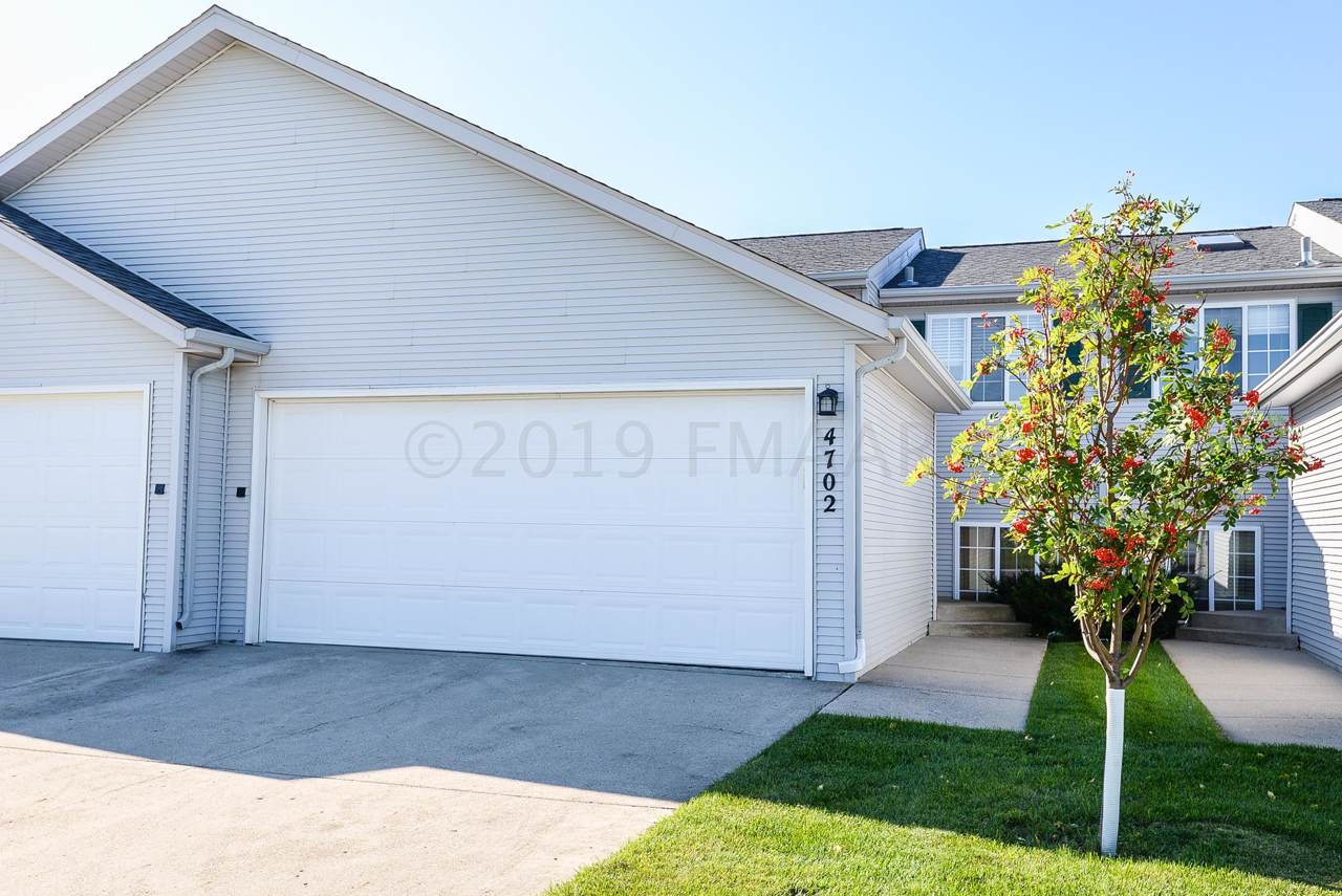 4702 8 Avenue - Photo 1