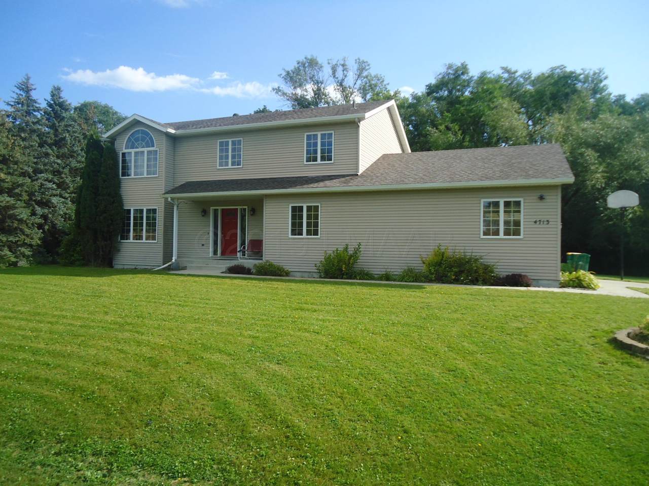 4713 17 Street - Photo 1