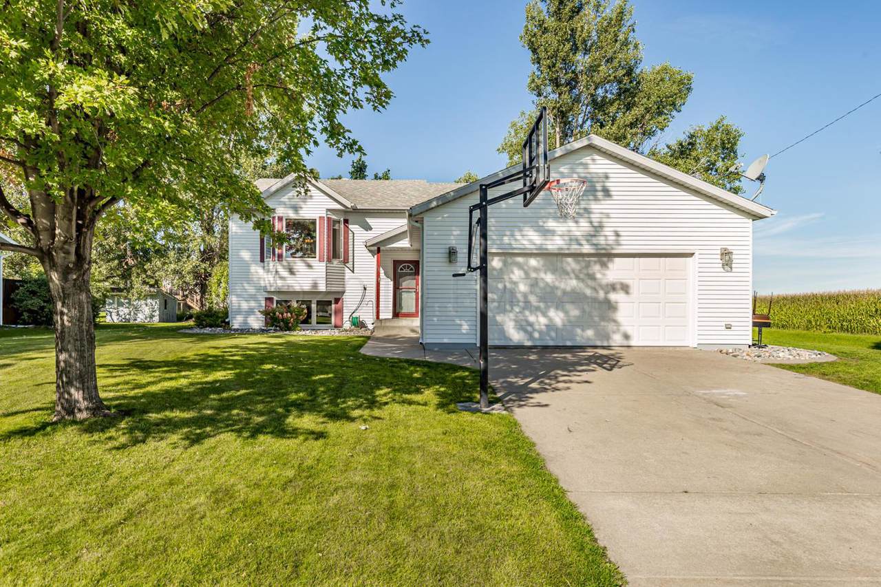 610 6 Street - Photo 1