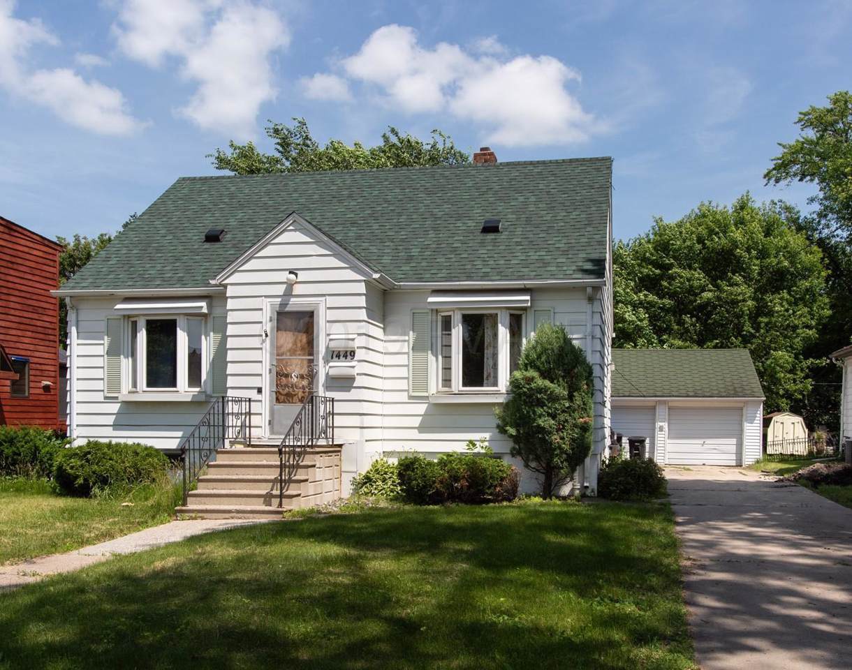 1449 10 Street - Photo 1