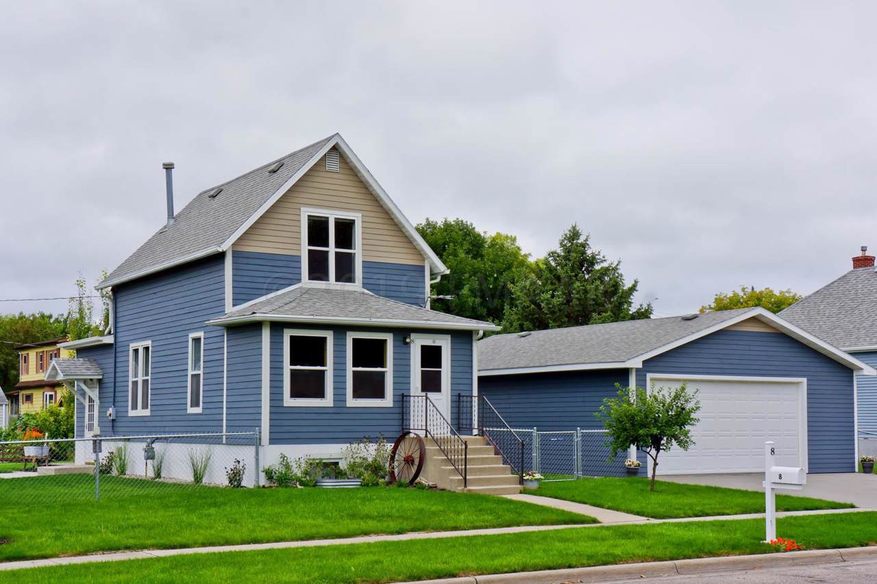 8 4 Street - Photo 1