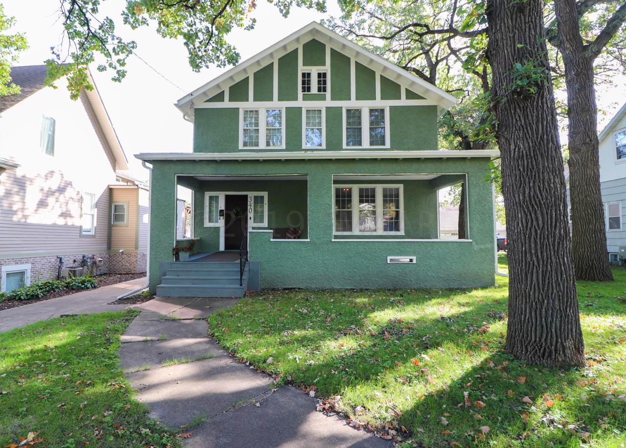 340 9 Avenue - Photo 1