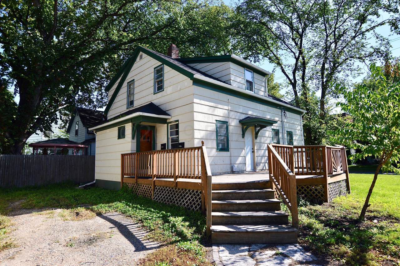 1317 11 Avenue - Photo 1