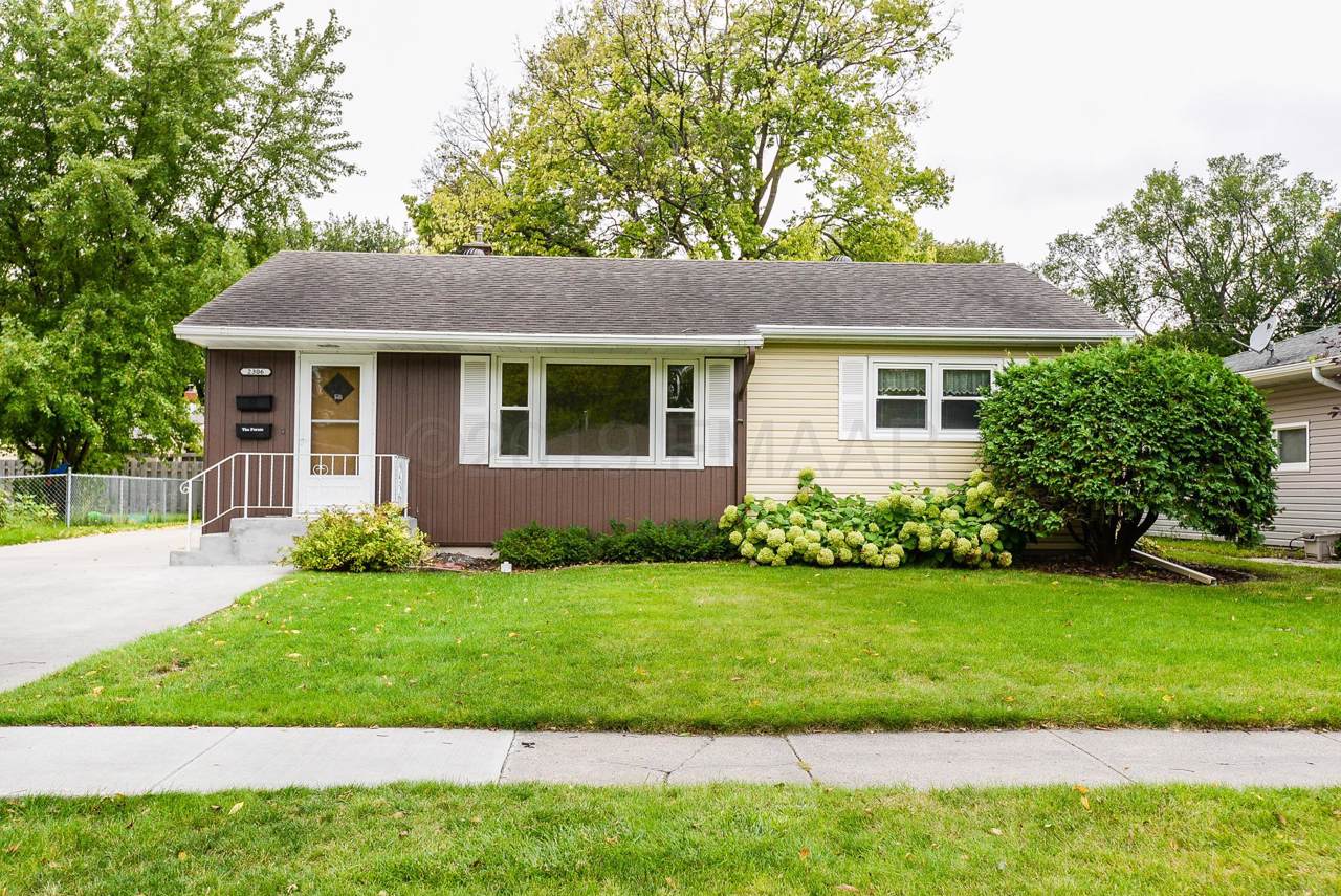 2306 8 Street - Photo 1
