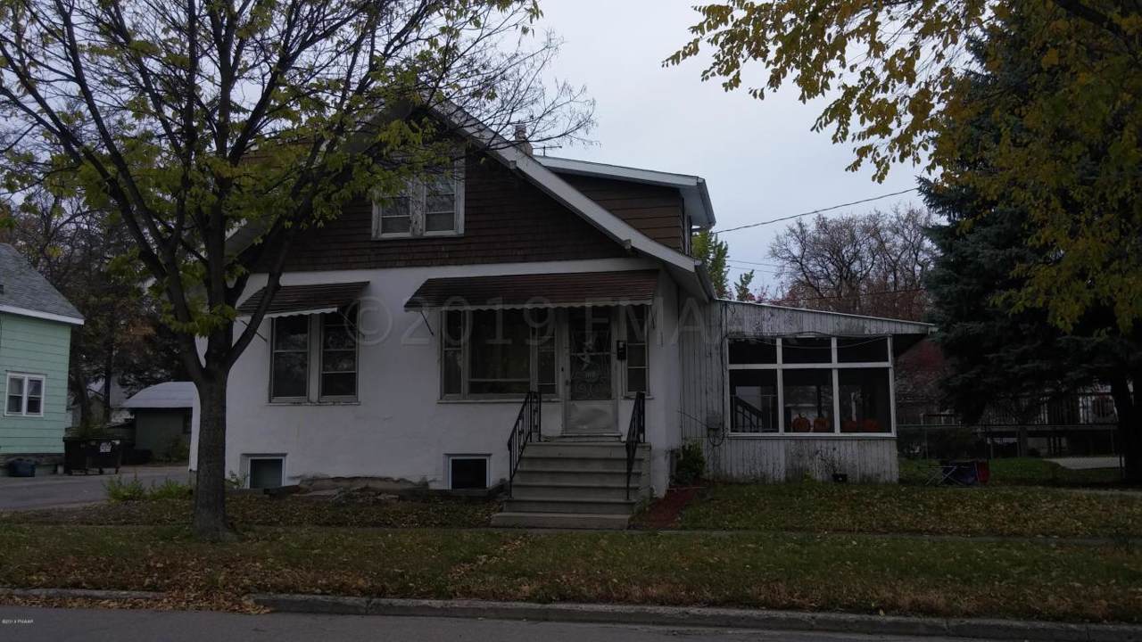 111 7 Avenue - Photo 1