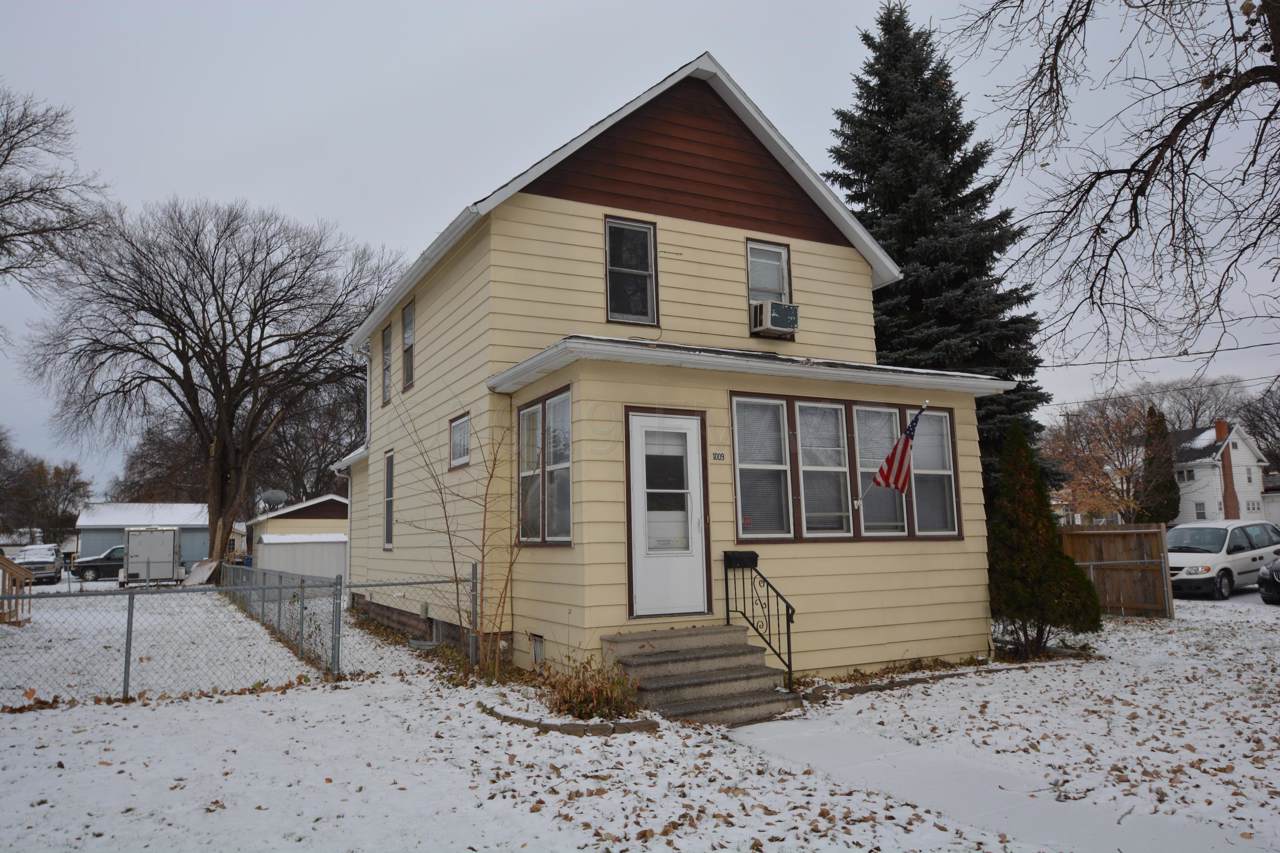 1009 11 Avenue - Photo 1