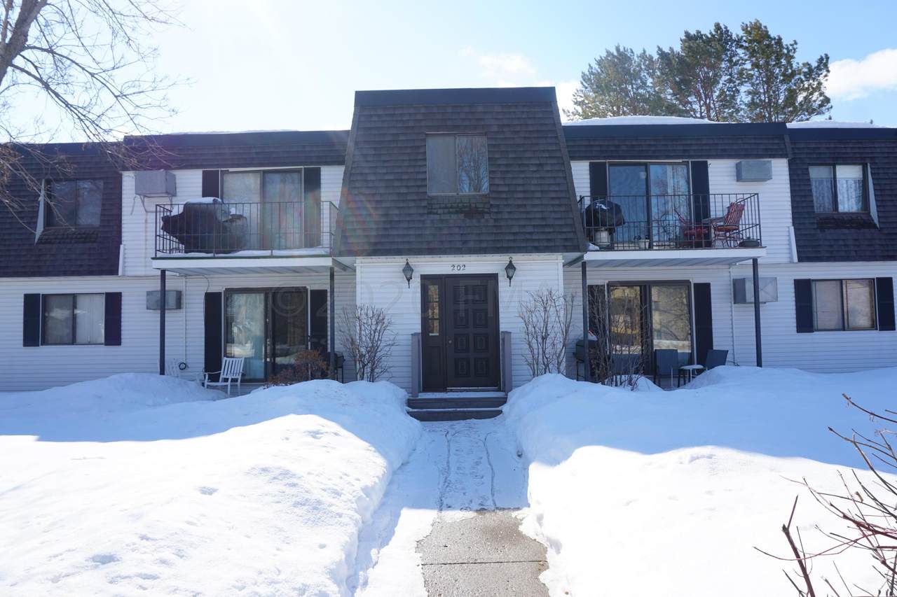 202 35 Avenue - Photo 1