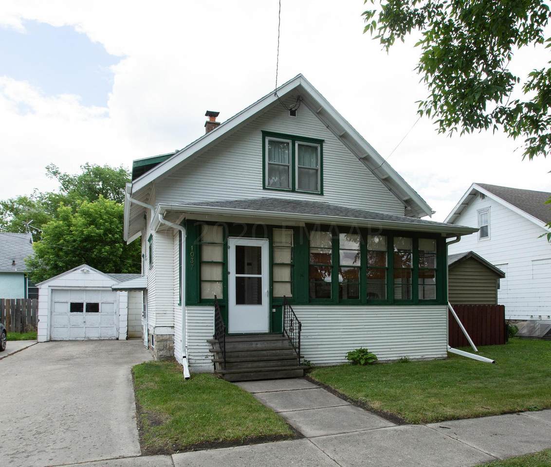 1037 14 Street - Photo 1