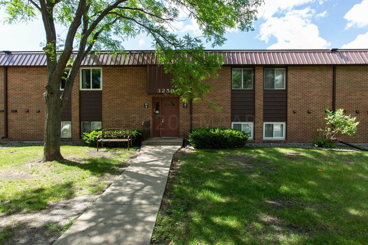 3250 15 Avenue - Photo 1