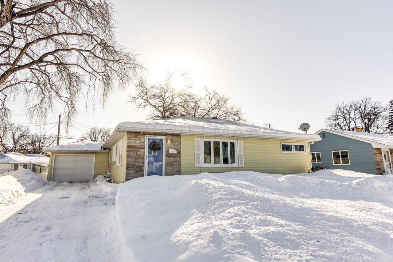 422 24 Avenue - Photo 1