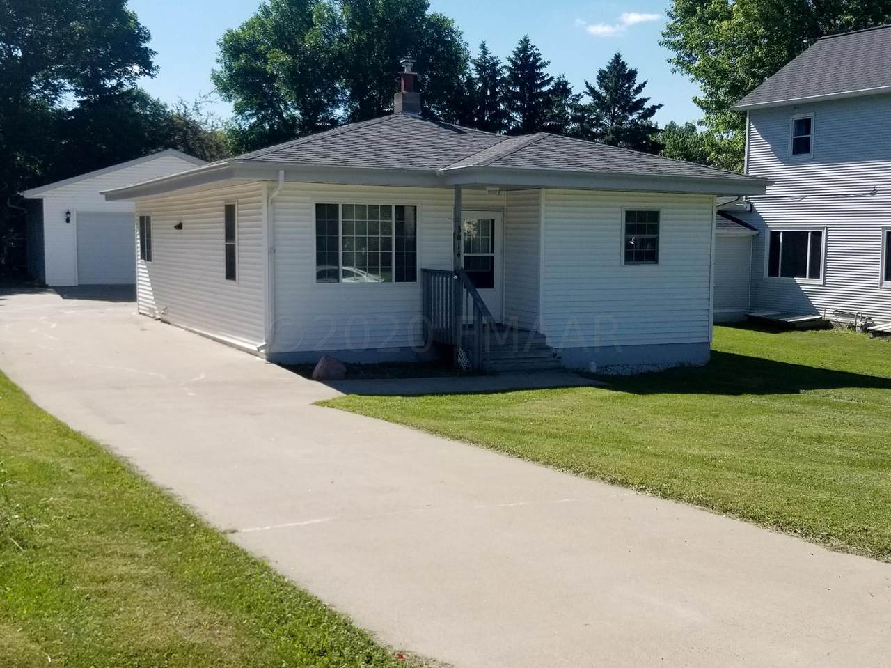 3014 3 Street - Photo 1