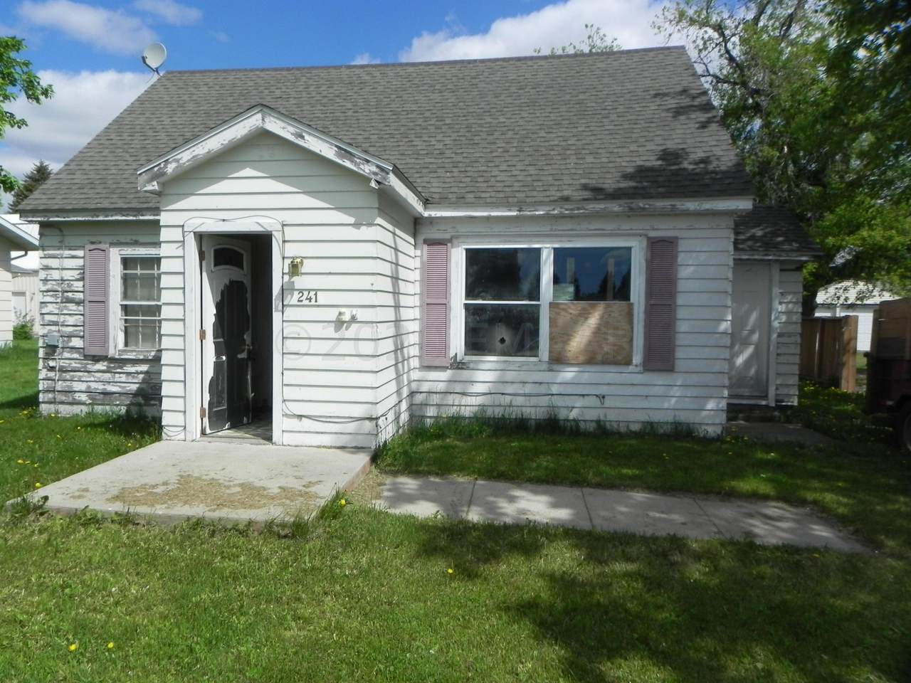 241 4 Avenue - Photo 1