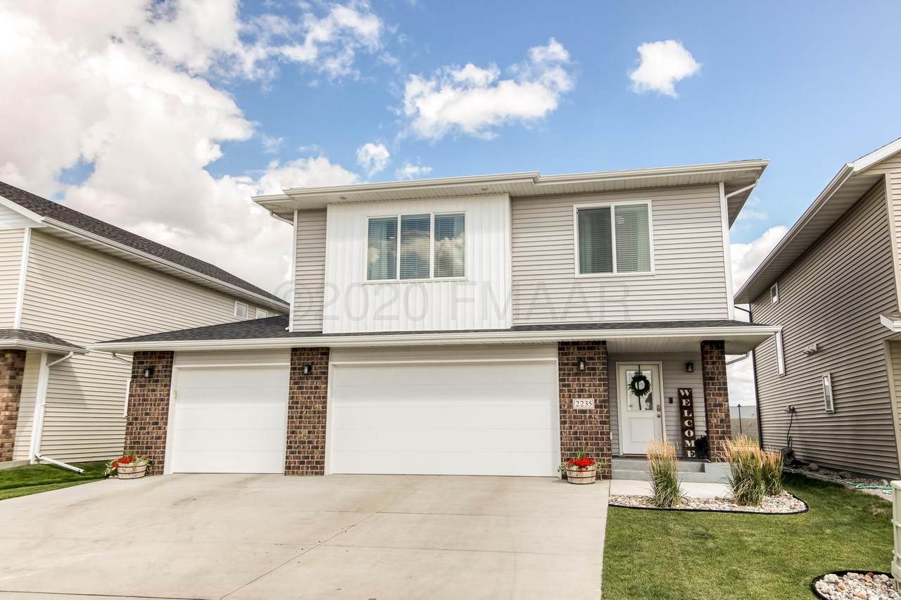 2235 10 Court - Photo 1