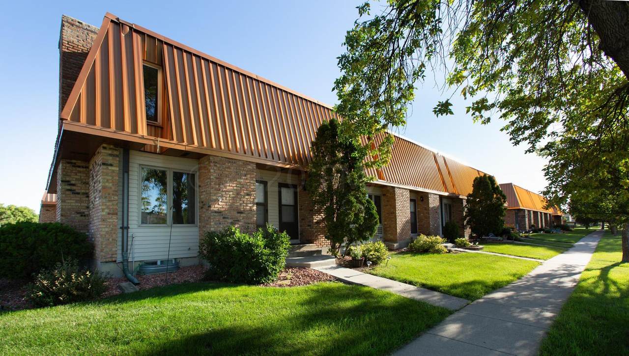 306 13 Avenue - Photo 1