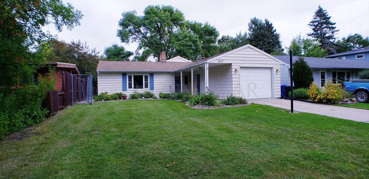 1317 1 Street - Photo 1