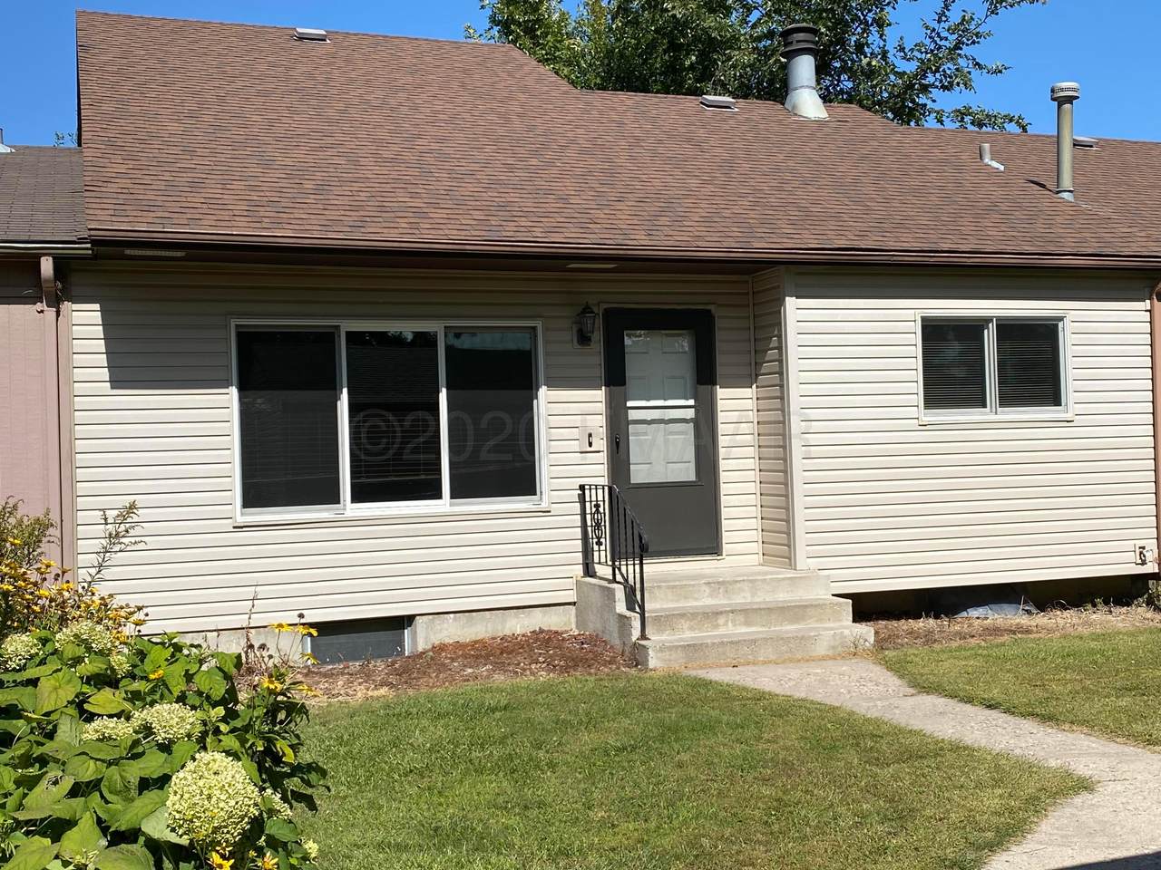 718 18TH Avenue - Photo 1