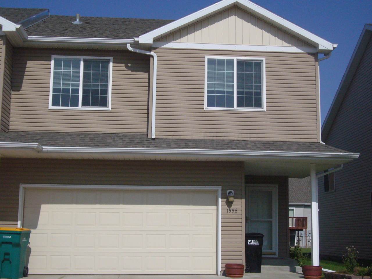 1556 11 Avenue - Photo 1