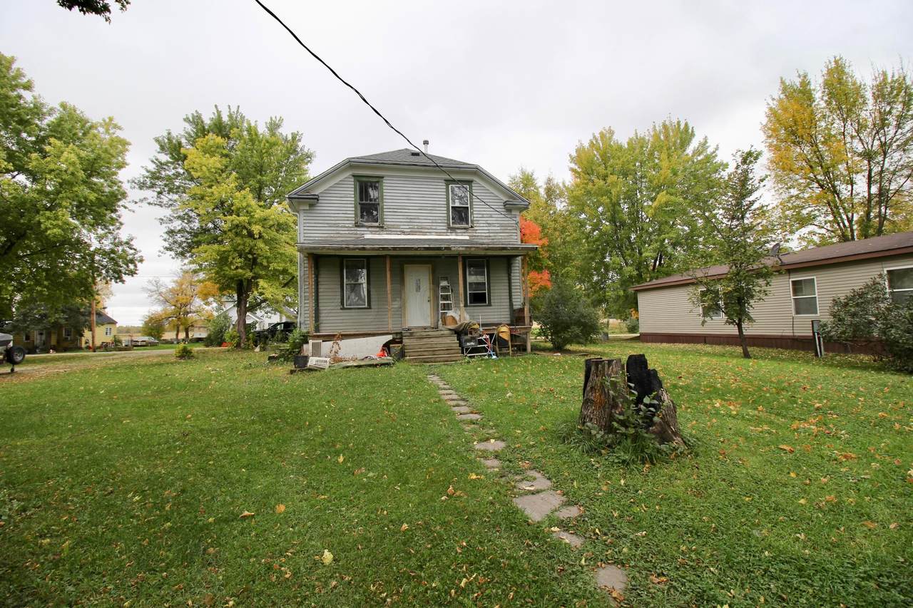 406 1ST Street - Photo 1