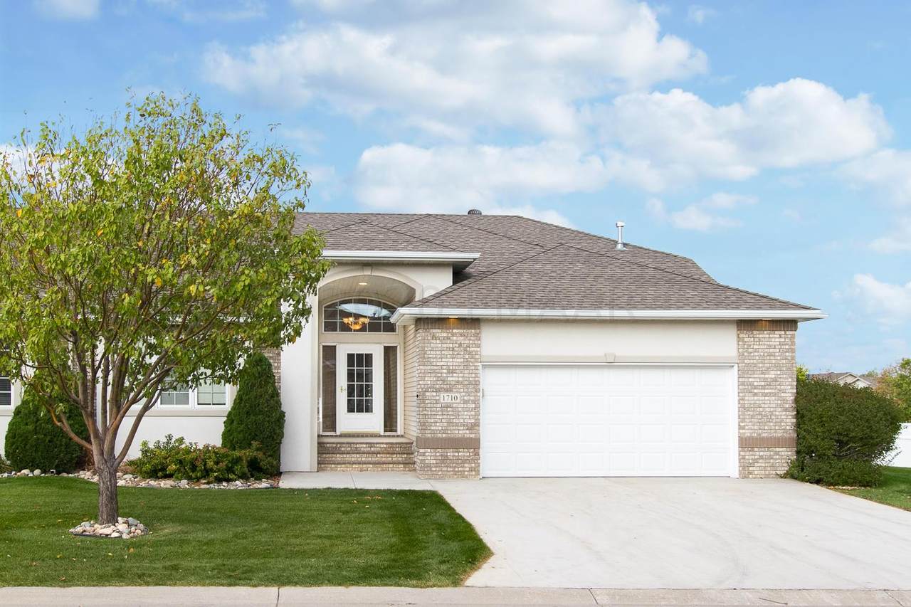 1710 Evergreen Way - Photo 1
