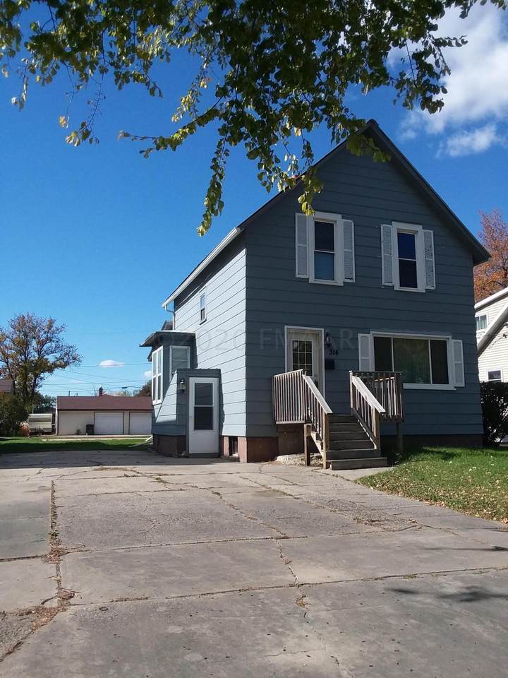 314 20 Street - Photo 1
