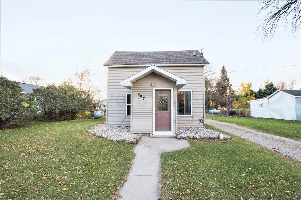 407 2 Street - Photo 1