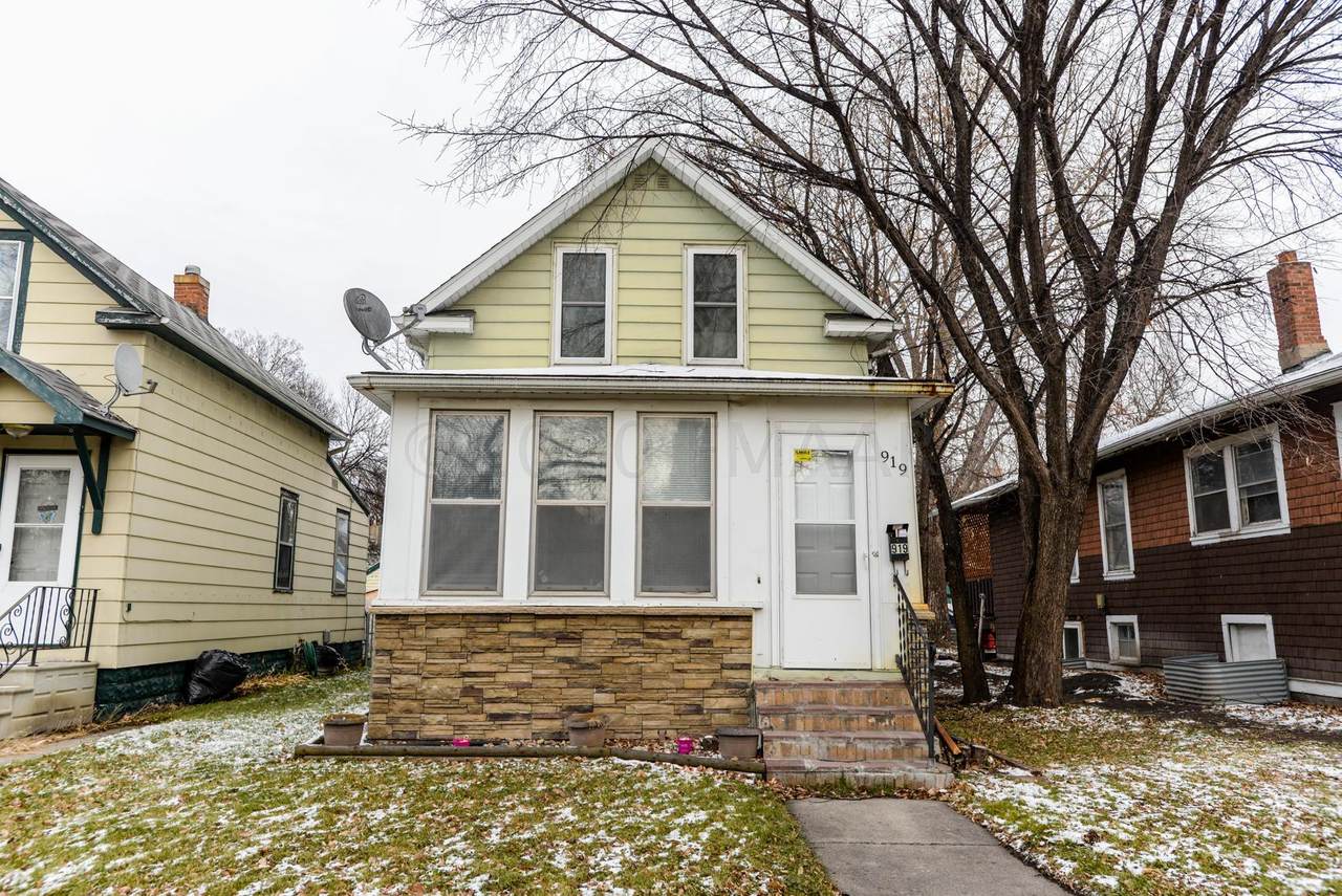 919 University Drive - Photo 1
