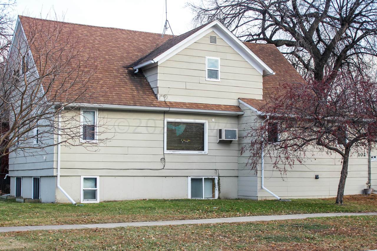 102 14 Street - Photo 1