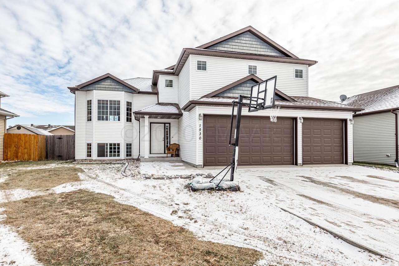 1530 35 STREET Circle - Photo 1