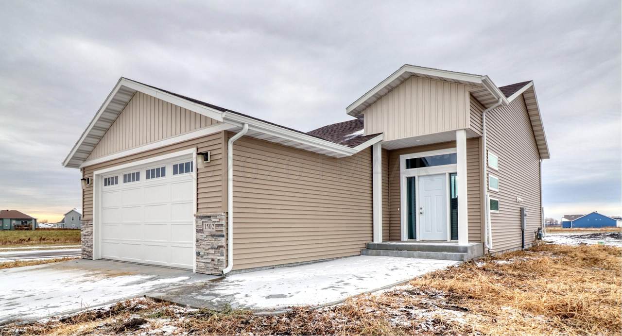 1502 Keystone Circle - Photo 1