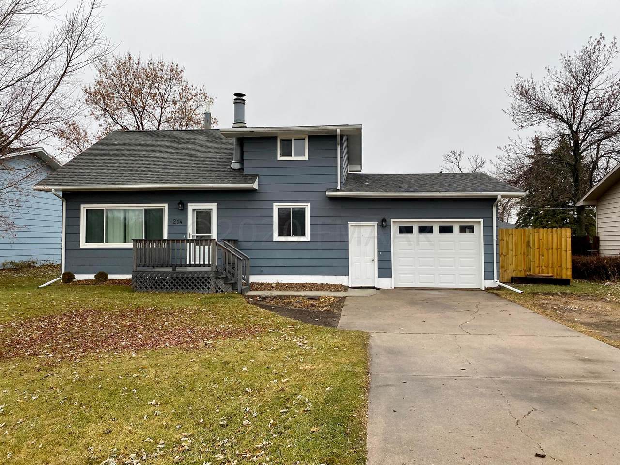 214 2 Street - Photo 1