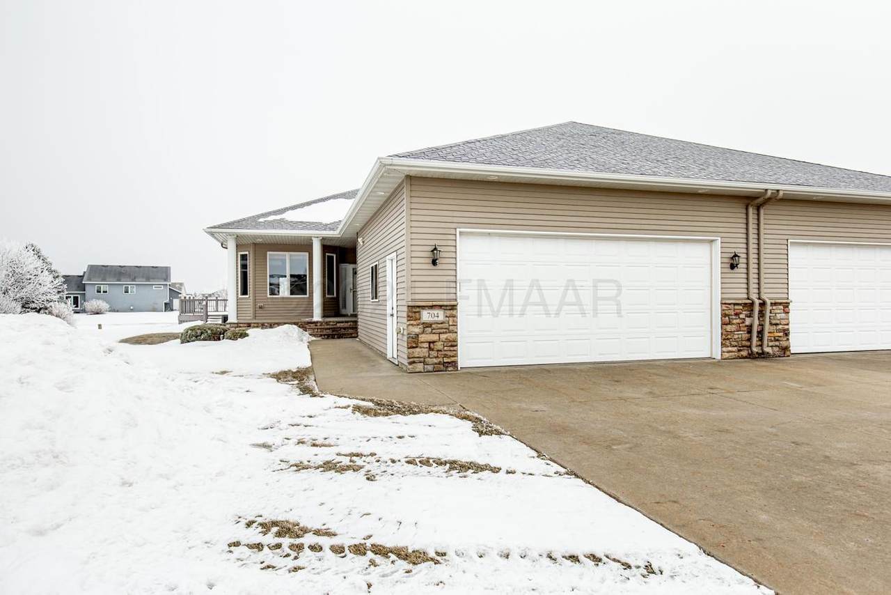 704 43RD Avenue - Photo 1