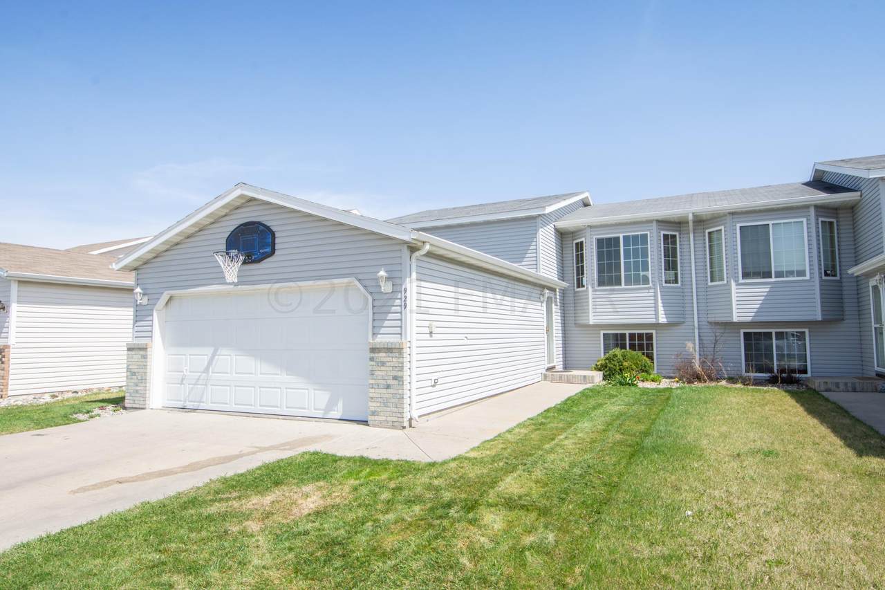 929 11 Street - Photo 1