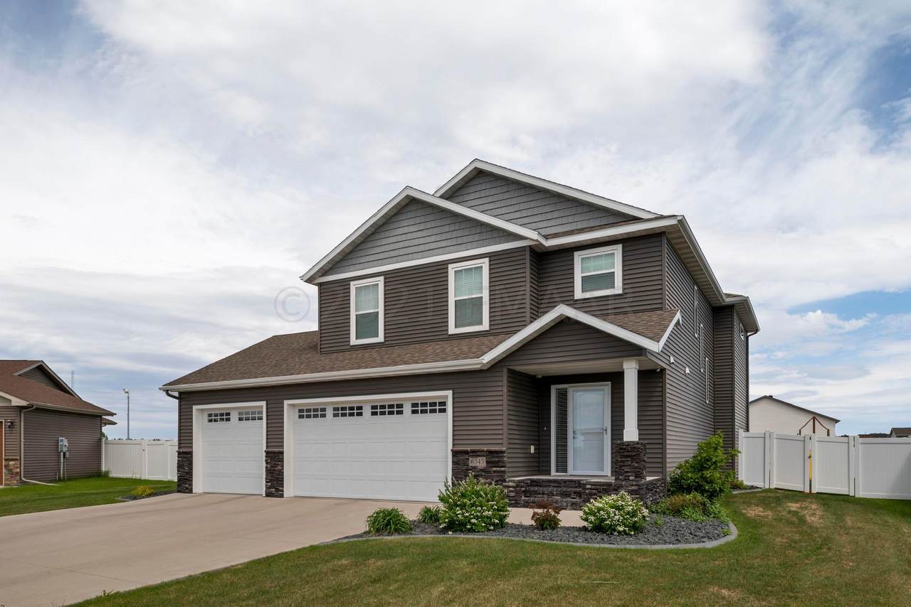 6345 56 Avenue - Photo 1