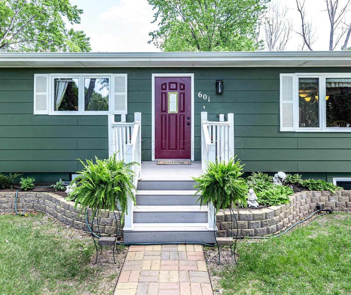 601 7 Street - Photo 1